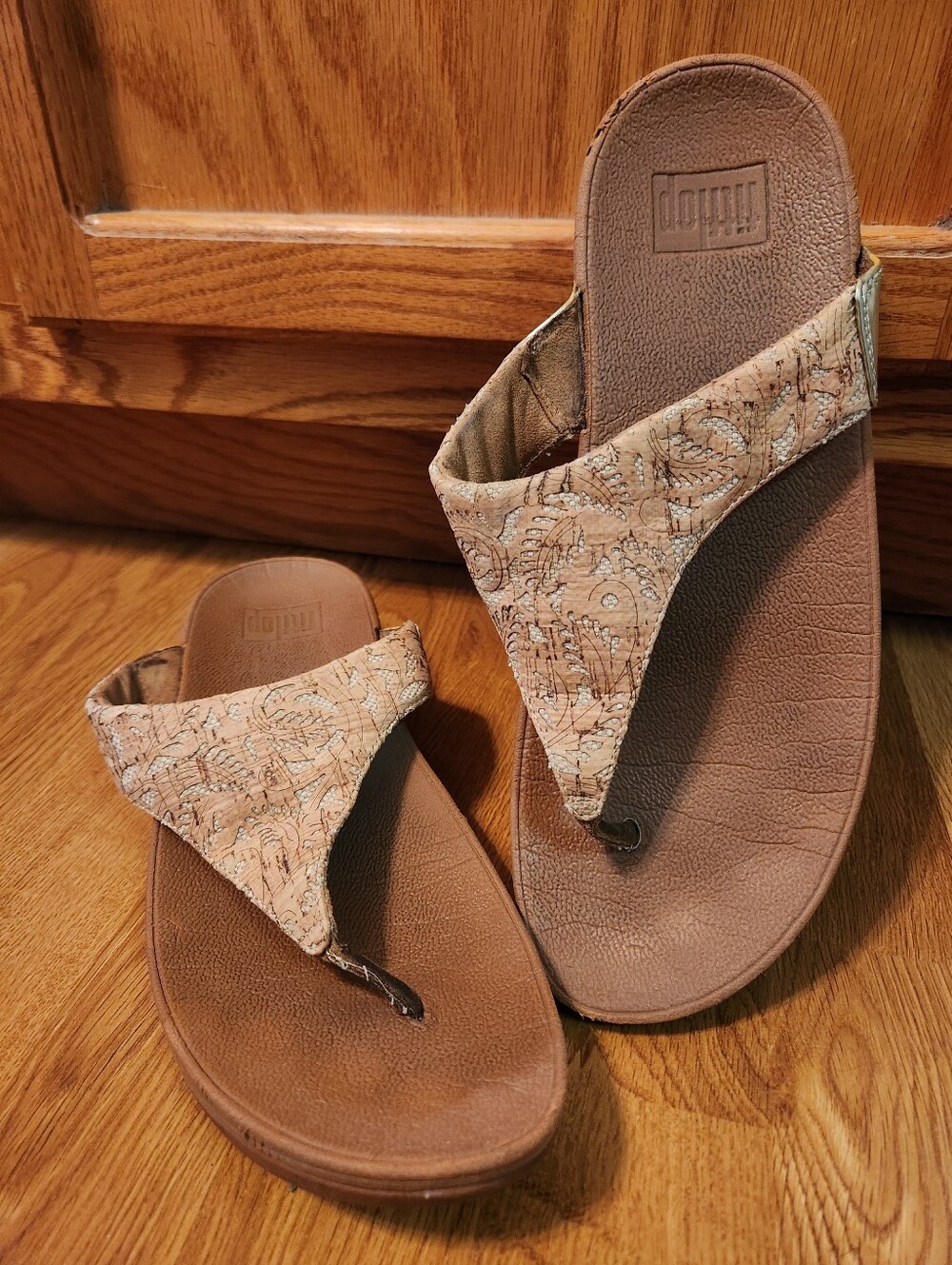 FitFlop, Women's Tan Patterned Thong Sandals, sz 10
